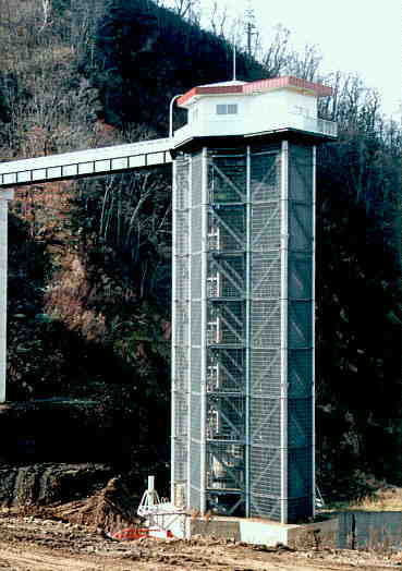 ダム取水塔